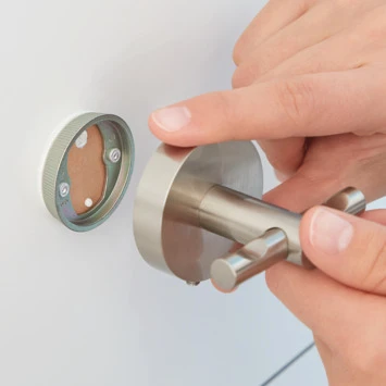 Tesa Toiletrolhouder Smooz Met Deksel 7 Tesa Toiletrolhouder Smooz Met Deksel - Afbeelding 5